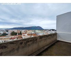 Venta de edificio con deficiencias estructurales por terminar o solar urbano.