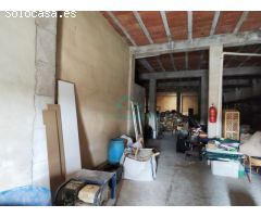 Venta de edificio con deficiencias estructurales por terminar o solar urbano.