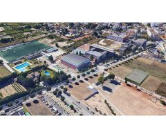 Solar urbano consolidado para la construcción de edificio de 3 alturas en les