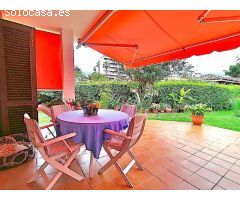 Amplio chalet de dos plantas con jardín y terraza