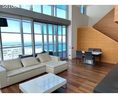 Ático con Piscina Privada y Vistas Directas al Mar