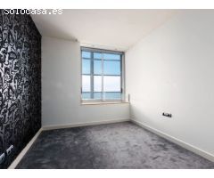Ático de Ensueño con 4 Dormitorios y Piscina Privada en Paseo García Faria