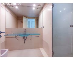 Ático de Ensueño con 4 Dormitorios y Piscina Privada en Paseo García Faria