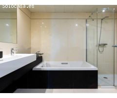 Ático de Ensueño con 4 Dormitorios y Piscina Privada en Paseo García Faria