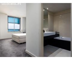 Ático de Ensueño con 4 Dormitorios y Piscina Privada en Paseo García Faria
