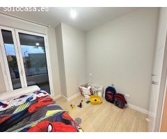 Espacioso Apartamento con 3 Habitaciones en Diagonal Mar
