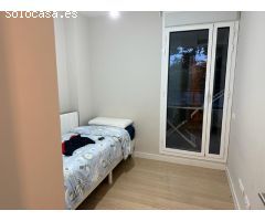 Espacioso Apartamento con 3 Habitaciones en Diagonal Mar
