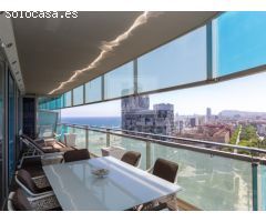 Apartamento Exclusivo y Maravilloso con Terraza y Vistas al Mar en Primera Línea