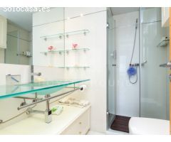 Apartamento Exclusivo y Maravilloso con Terraza y Vistas al Mar en Primera Línea