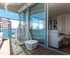 Apartamento Exclusivo y Maravilloso con Terraza y Vistas al Mar en Primera Línea