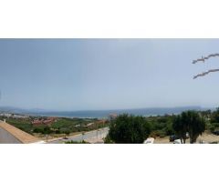 CASA ADOSADA con vistas al mar