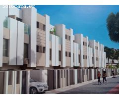 CASAS ADOSADAS CON PISCINAS PRIVADAS CENTRO ESTEPONA