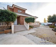 Elegancia y Comodidad: Casa Independiente con Detalles Exquisitos