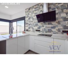 Exclusivo Chalet Pareado en Mutxamel: Confort, Modernidad y Privacidad a 5