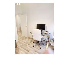 Exclusividad en el Corazón de Alicante: Piso Emblemático de Tres Habitaciones