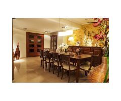 Elegancia y Comodidad: Espectacular Villa Independiente en la Mejor Zona de