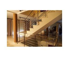 Elegancia y Comodidad: Espectacular Villa Independiente en la Mejor Zona de