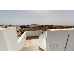 Descubre tu paraíso en Orihuela Costa: Villa de lujo con vistas panorámicas