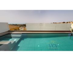 Descubre tu paraíso en Orihuela Costa: Villa de lujo con vistas panorámicas