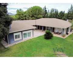 Exclusiva Villa de Lujo en Alicante Golf: Confort, Espacios Inigualables y
