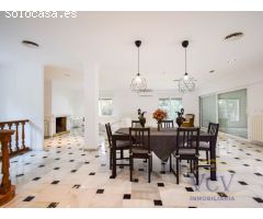 Exclusiva Villa de Lujo en Alicante Golf: Confort, Espacios Inigualables y