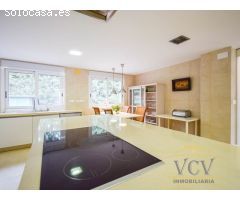 Exclusiva Villa de Lujo en Alicante Golf: Confort, Espacios Inigualables y