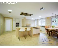 Exclusiva Villa de Lujo en Alicante Golf: Confort, Espacios Inigualables y
