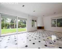 Exclusiva Villa de Lujo en Alicante Golf: Confort, Espacios Inigualables y
