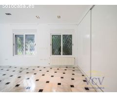 Exclusiva Villa de Lujo en Alicante Golf: Confort, Espacios Inigualables y