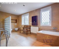 Exclusiva Villa de Lujo en Alicante Golf: Confort, Espacios Inigualables y
