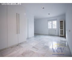 Exclusiva Villa de Lujo en Alicante Golf: Confort, Espacios Inigualables y