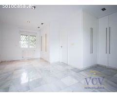 Exclusiva Villa de Lujo en Alicante Golf: Confort, Espacios Inigualables y