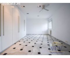 Exclusiva Villa de Lujo en Alicante Golf: Confort, Espacios Inigualables y