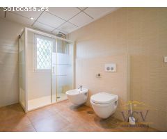 Exclusiva Villa de Lujo en Alicante Golf: Confort, Espacios Inigualables y
