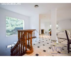 Exclusiva Villa de Lujo en Alicante Golf: Confort, Espacios Inigualables y
