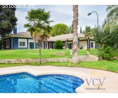 Exclusiva Villa de Lujo en Alicante Golf: Confort, Espacios Inigualables y