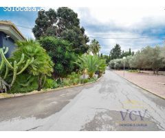 Exclusiva Villa de Lujo en Alicante Golf: Confort, Espacios Inigualables y