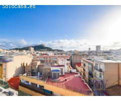 Ático Exclusivo Reformado con Estilo en el Corazón de Alicante