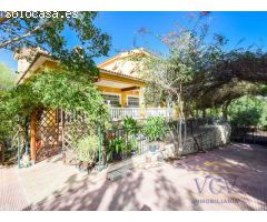 Espectacular Vivienda Independiente con Gran Parcela y Amplias Posibilidades en