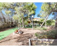 Espectacular Vivienda Independiente con Gran Parcela y Amplias Posibilidades en