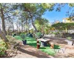 Espectacular Vivienda Independiente con Gran Parcela y Amplias Posibilidades en