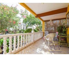 Espectacular Vivienda Independiente con Gran Parcela y Amplias Posibilidades en
