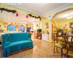 Espectacular Vivienda Independiente con Gran Parcela y Amplias Posibilidades en