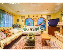 Espectacular Vivienda Independiente con Gran Parcela y Amplias Posibilidades en