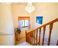 Espectacular Vivienda Independiente con Gran Parcela y Amplias Posibilidades en