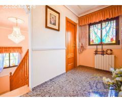 Espectacular Vivienda Independiente con Gran Parcela y Amplias Posibilidades en
