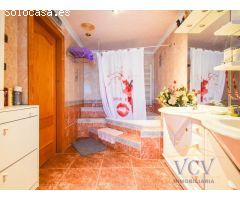 Espectacular Vivienda Independiente con Gran Parcela y Amplias Posibilidades en