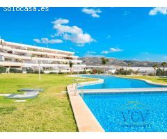 Vive la Exclusividad: Piso de Ensueño con Terraza, Vistas al Mar y Urbanización