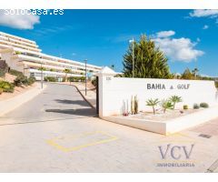 Vive la Exclusividad: Piso de Ensueño con Terraza, Vistas al Mar y Urbanización