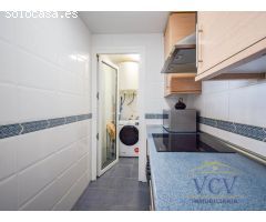 Vive la Exclusividad: Piso de Ensueño con Terraza, Vistas al Mar y Urbanización